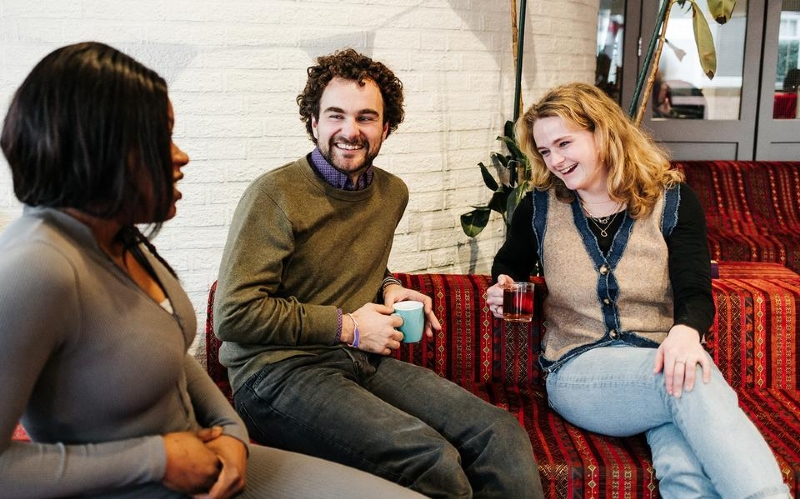 Vraagelkaar organiseert gratis workshopreeks voor meer zelfvertrouwen in sociale situaties