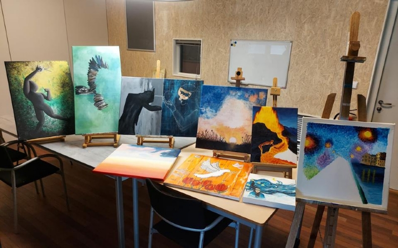 Art4All brengt kunst in etalages winkelcentrum SuyderSee